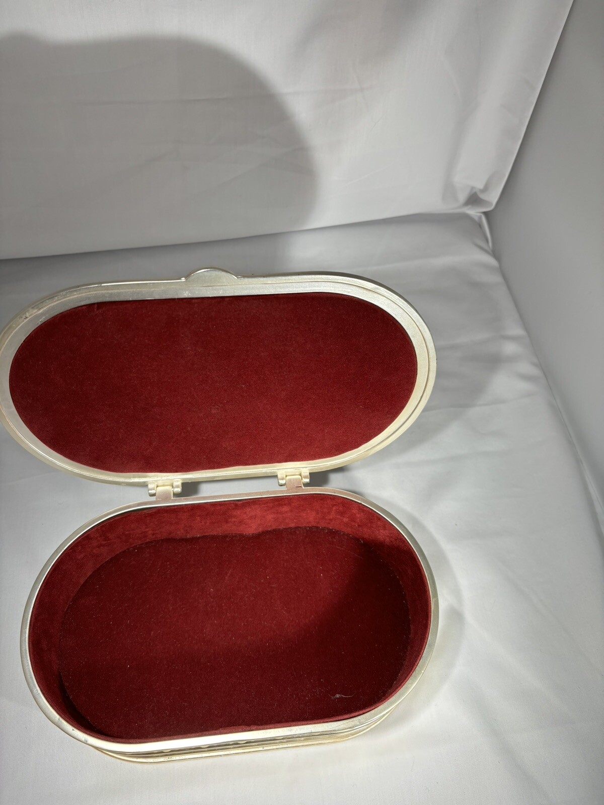 Vintage Godinger Silver Jewelry box 9 1/2″W x 6″L x 2″H Ornate Pearl Silver