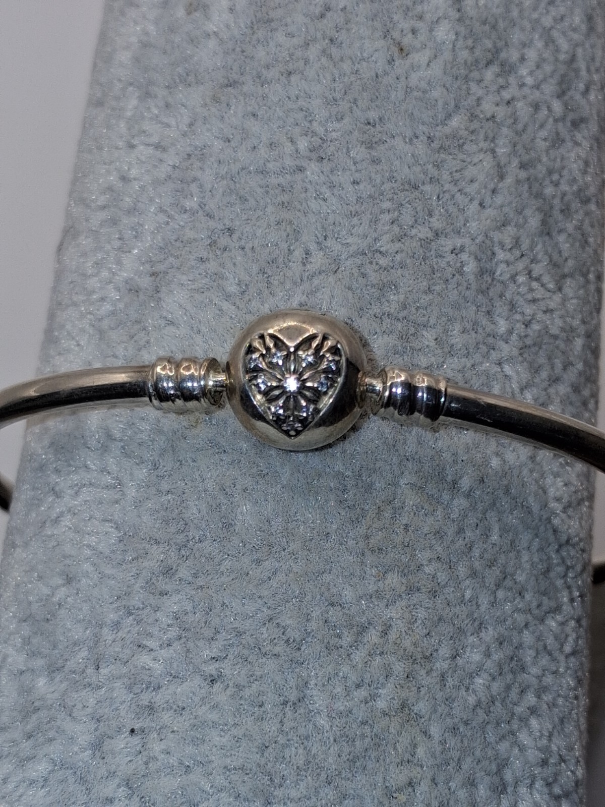 Pandora Sterling Silver You Melt My Heart Bangle 598619C00 S925 ALE 20cm