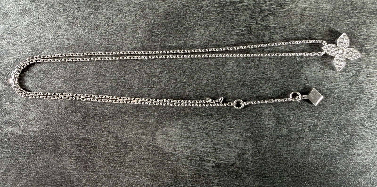 Louis Vuitton Star Blossom Diamond Necklace/ Pendant 750 ~ 17” ~ 5.0 Gr No Clasp