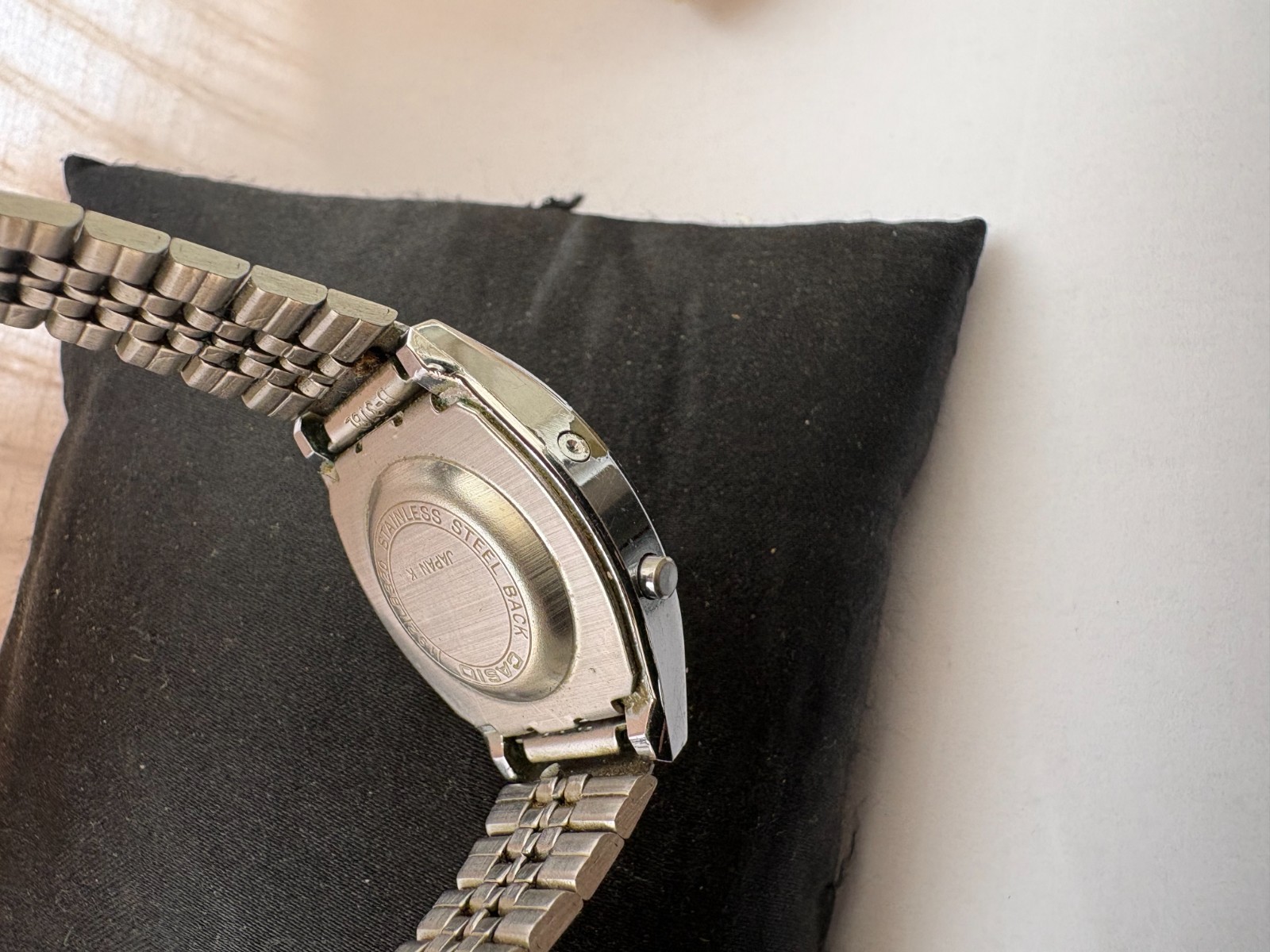 Casio Watch 192 LB320 Womens Retro Collection Digital NOT WORKING