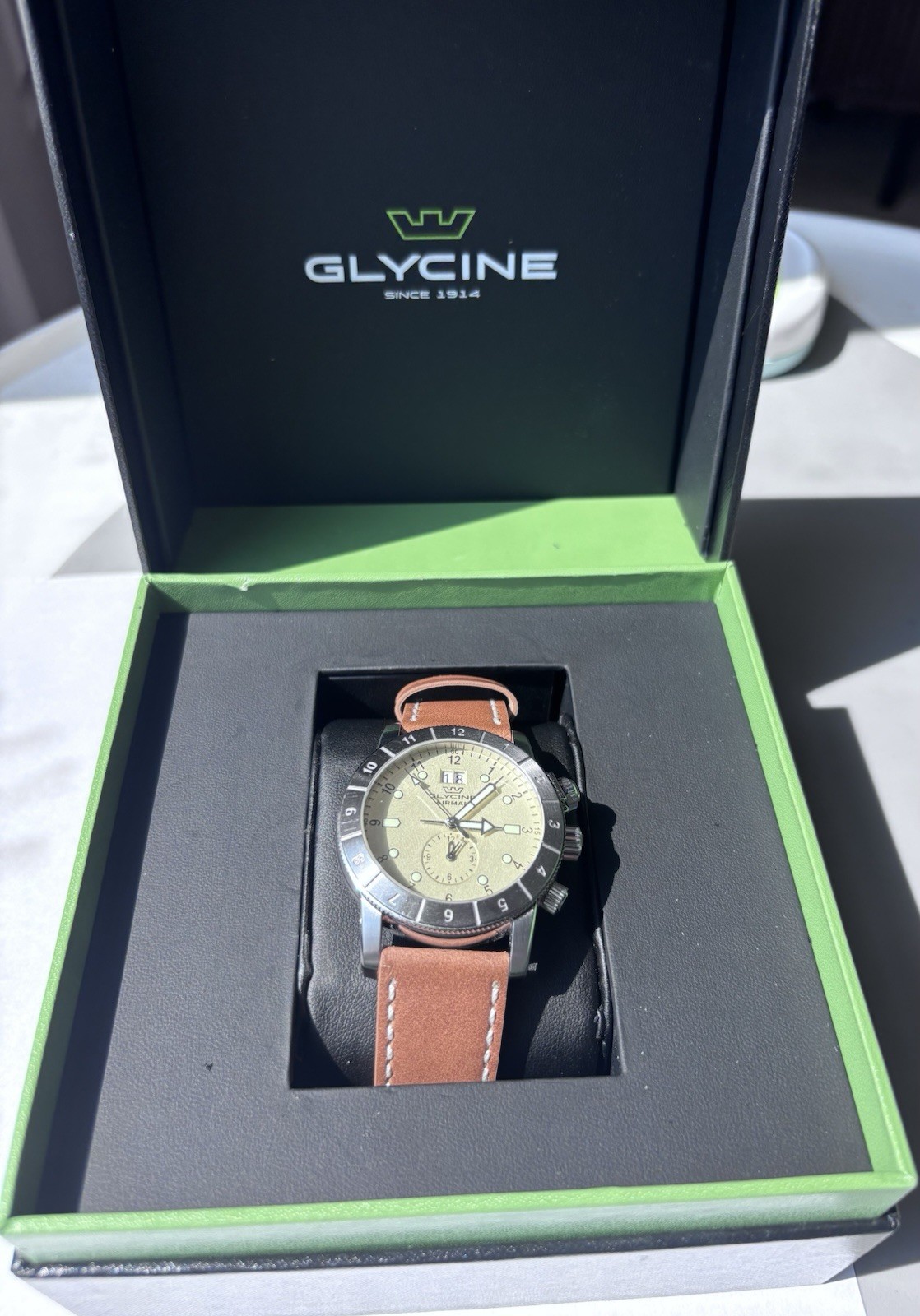 Glycine Airman GL0149 Quartz GMT Cream Dial 42mm Original Box & Strap