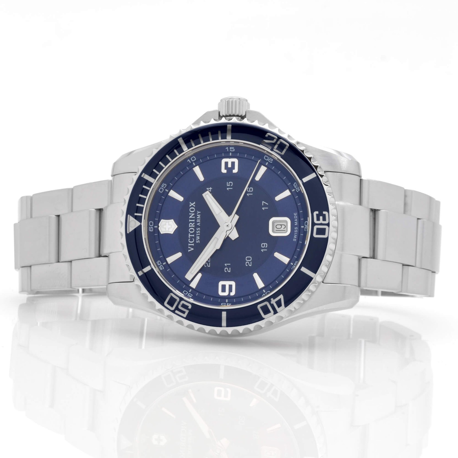 Victorinox Swiss Army Men’s Maverick Navy Blue Dial Steel Bracelet Watch 241602