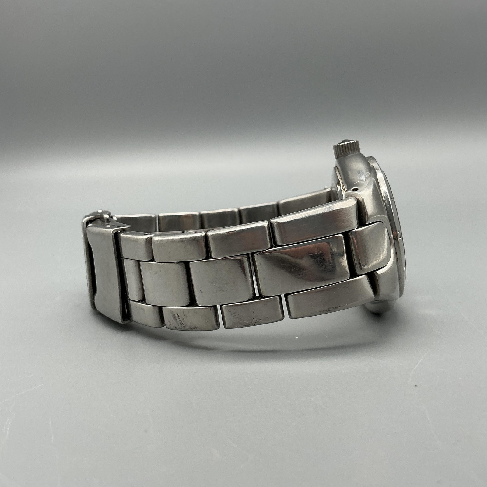 DKNY NY5001 Womens Watch 32mm Black Dial Stainless Bracelet Date New Battery 7″