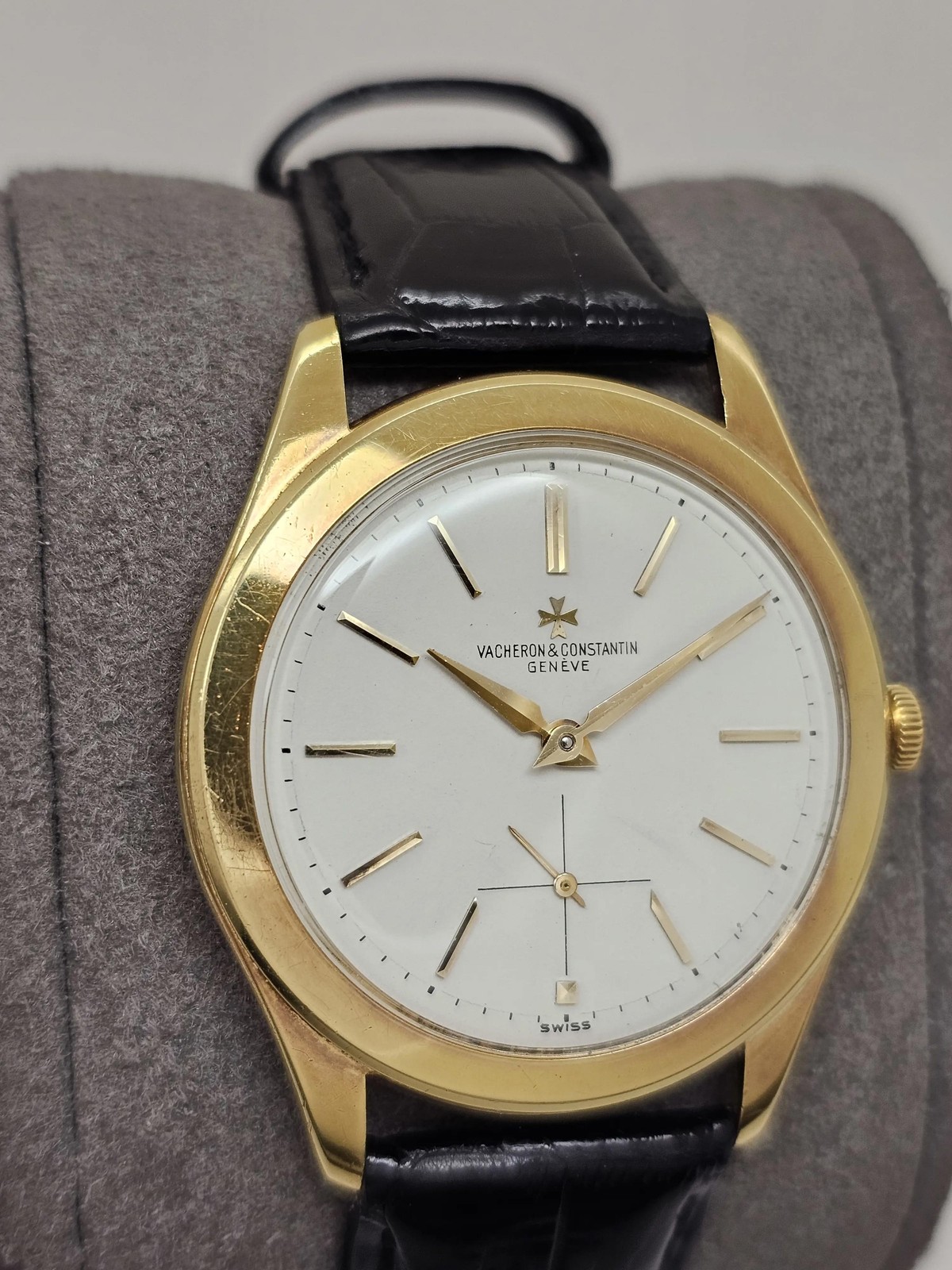Vacheron Constantin 4600 18k Yellow Gold Silver Dial 36mm Vintage Watch