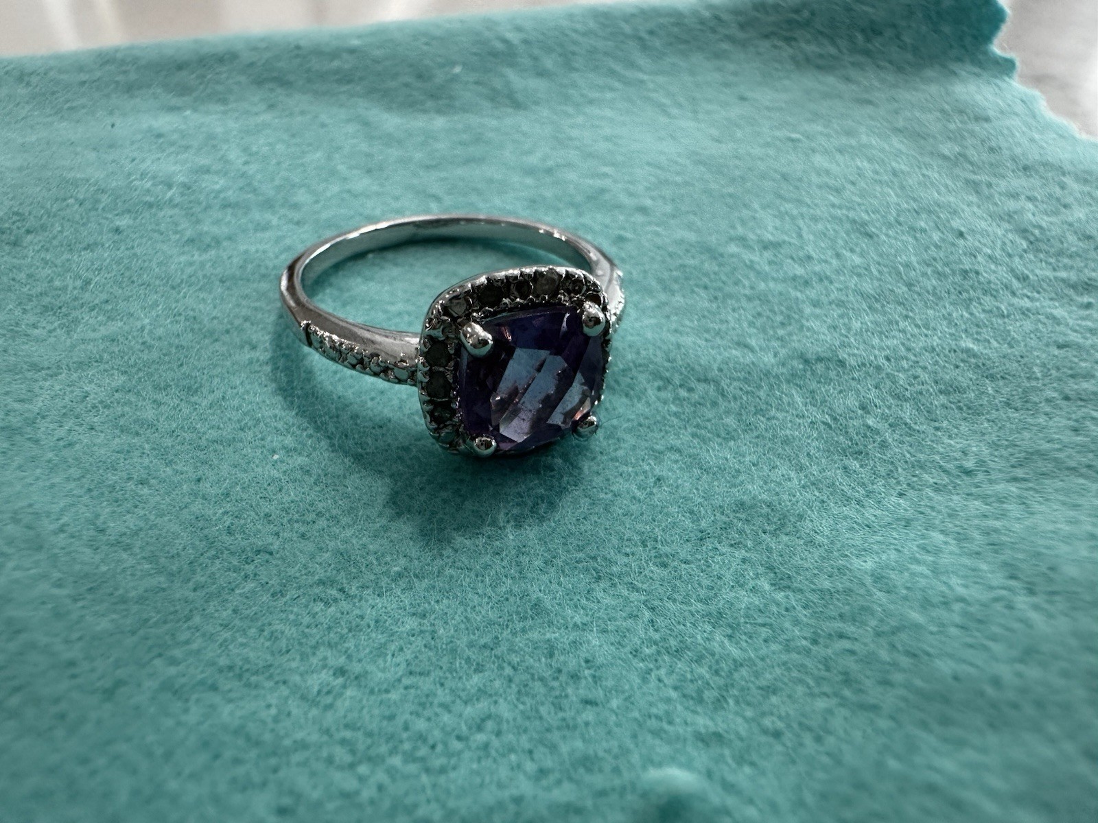Victoria Townsend Sterling Silver Genuine Amethyst Diamond Ring Size 7 in Box