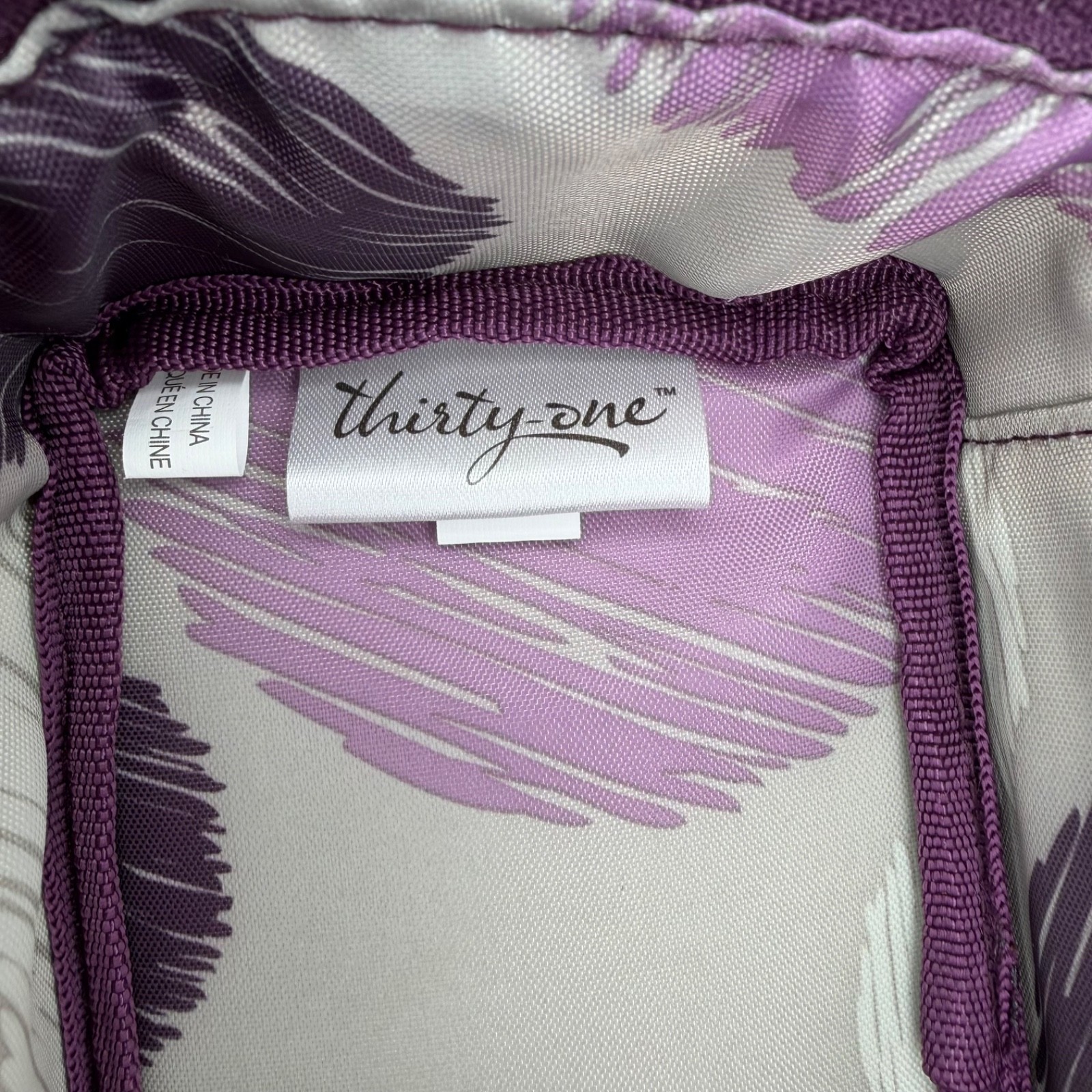 Thirty One Baubles & Bracelets Zipper Close Case w/ Mesh Bags NWT Purple Chevron