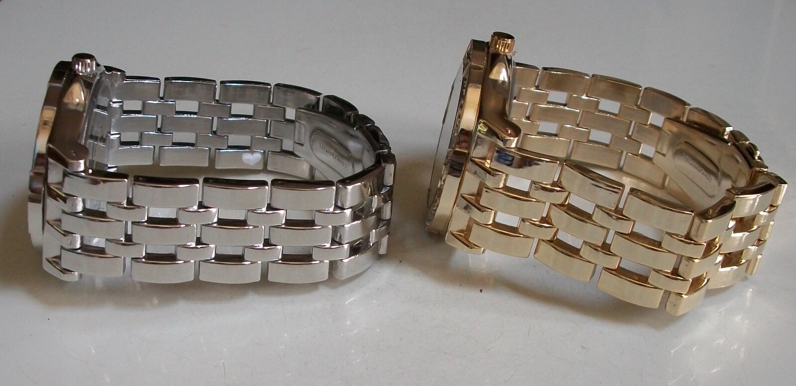 Men’s Silver & Gold Finish Bling WORLD MAP Dial Fashion Dressy/Casual Watch