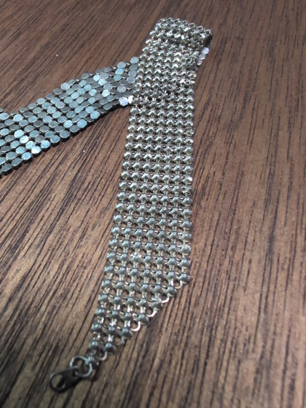 Vintage Mesh-V- Necklace Silver-tone 14.5″in(36cm)