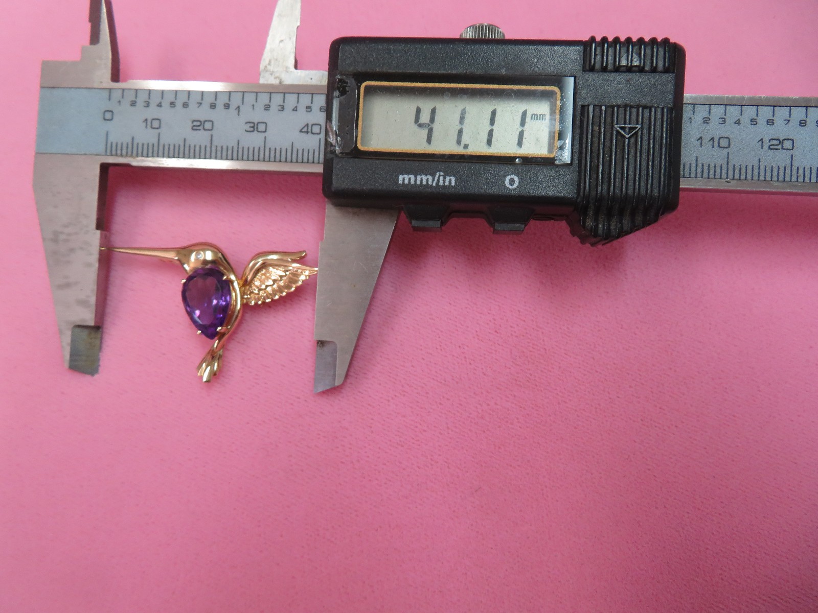 Vtg 14K Solid Y. Gold Amethyst Hummingbird Brooch Pin with Diamond Eye 4.38 G