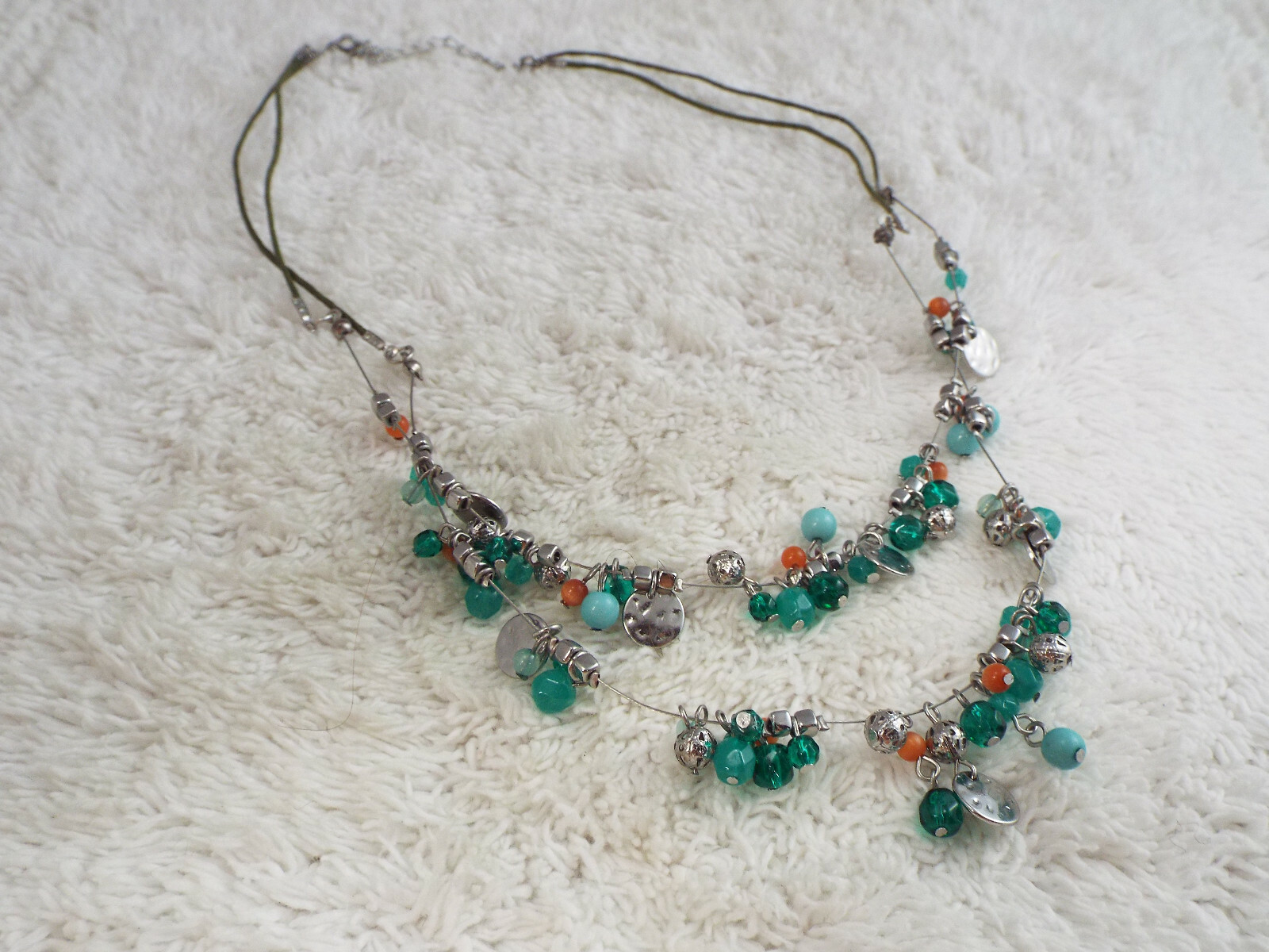 Silvertone Green Teal Bead Necklace (B43)