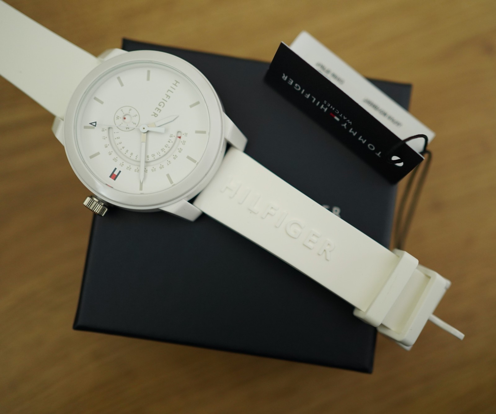 New Tommy Hilfiger White Steel With Silicone Strap Watch Mens 1791481 RRP £179