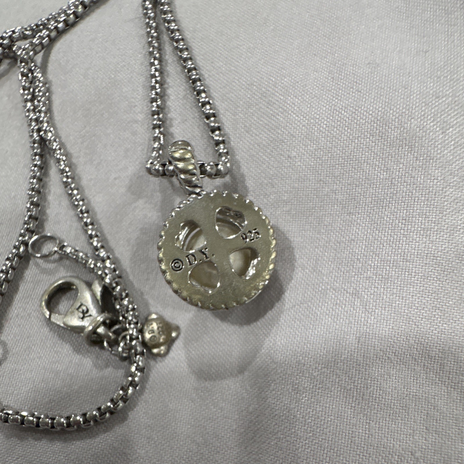 David Yurman 925 Sterling 18 in Box Chain White Pearl Round Pendant Necklace