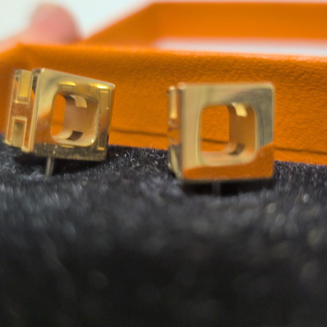 HERMES Cage d’H Cube Earrings Orange Gold Lacquer H Logo Studs Mint w/ Box Auth