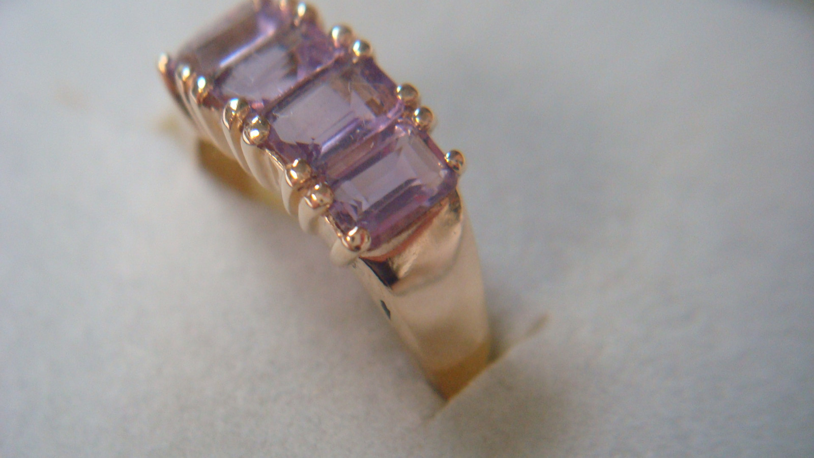 14K yg 4-Across Amethyst Ring – 3.5 Grams – Sz. 8.75 – 1.5ctw. Approx (#BBg4)