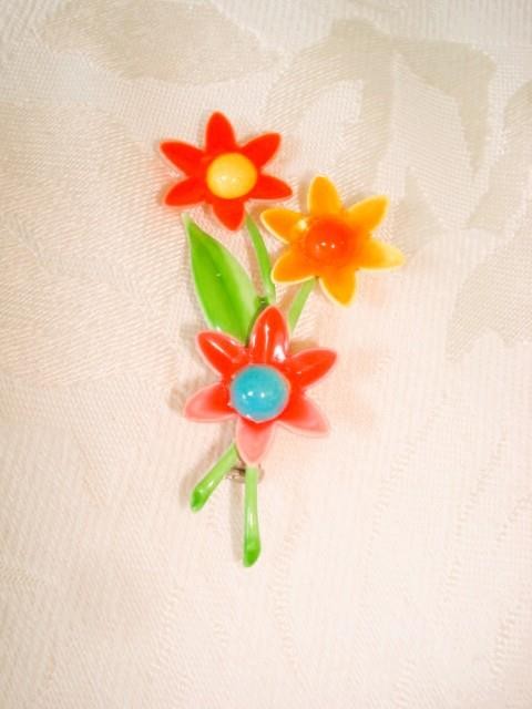 Vintage Colorful Flowers Pin 1 3/8 x 2 3/8 In. KJ