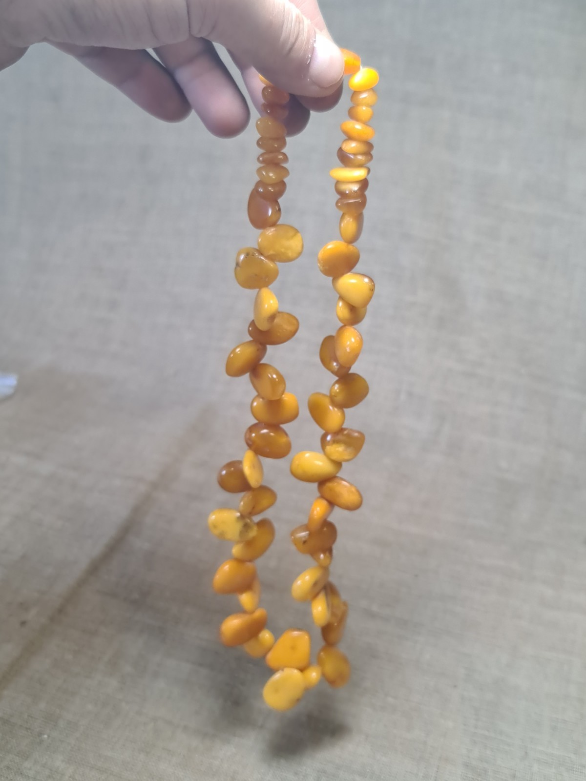 Amber old antique, egg yolk. Necklace, beads 60 grams . Women’s vintage jewelry.