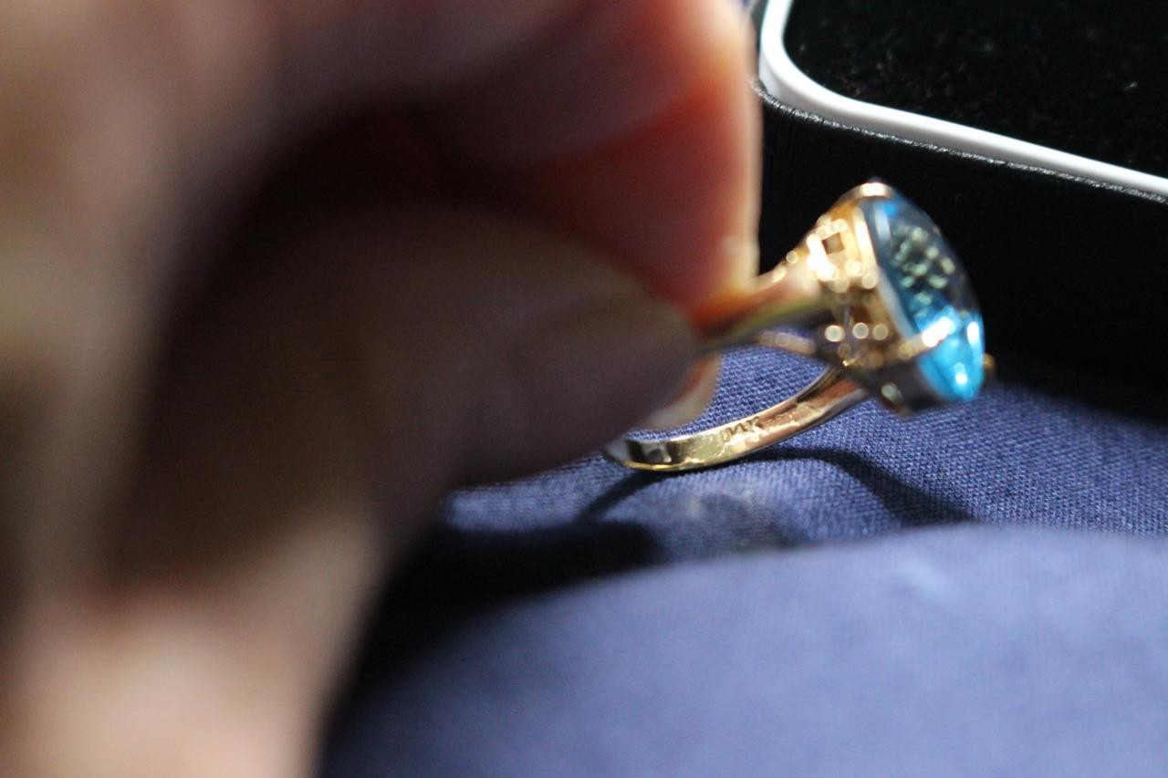 STUNNING! 14K Solid Yellow Gold Ring Large Swiss Blue Topaz Oval Stone Size 5.25