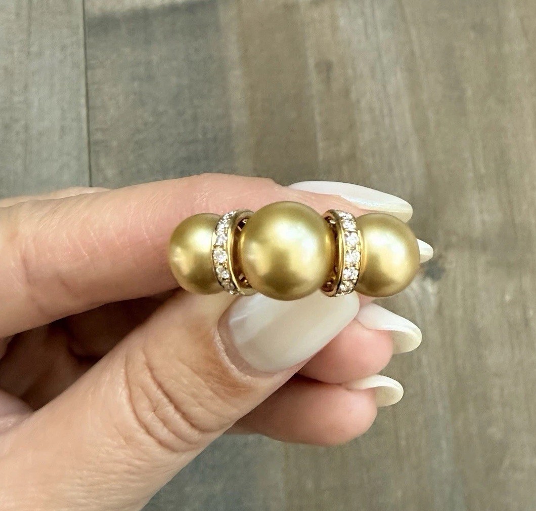 Stunning TASAKI 18K Yellow Gold 3 Golden Pearl Diamond Ring 7.71gr