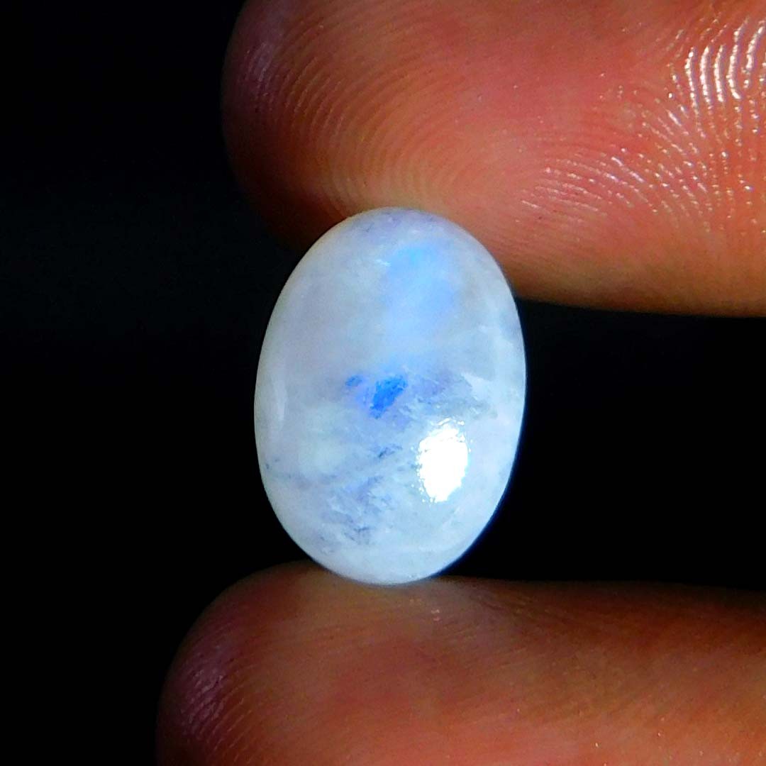100% Natural White Rainbow Moonstone 6.45Cts. Oval Cabochon Loose Gemstone