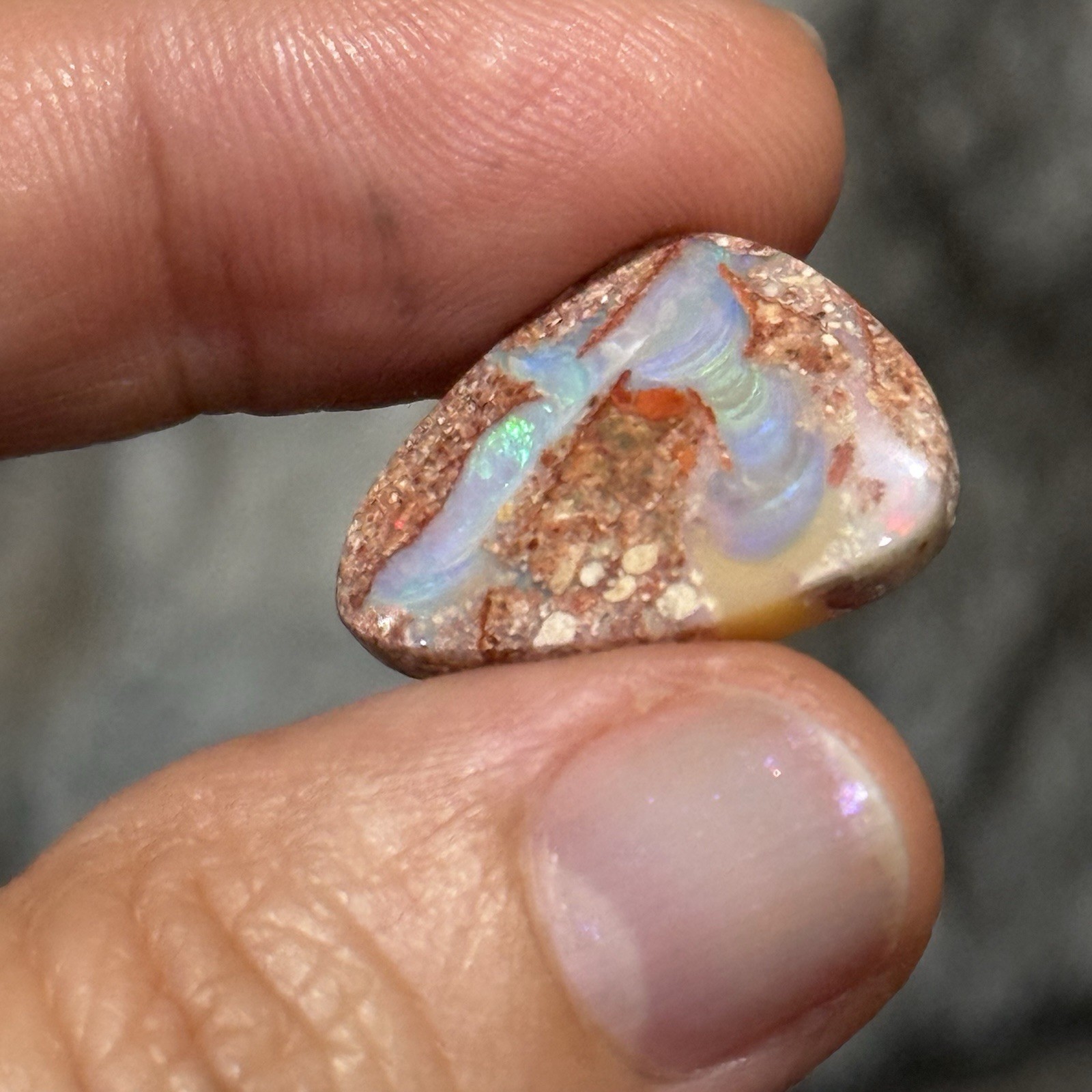 9.65ct 21.7x15x4.9mm Australian Crystal Pipe Boulder Opal Cabochon Gem