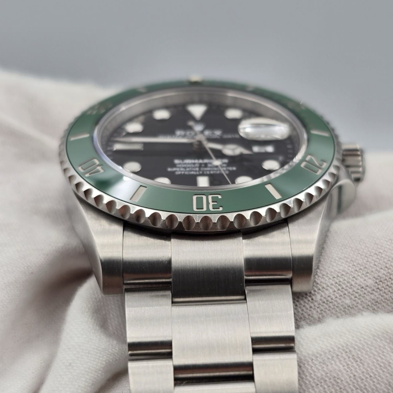 PAPERS 2023 Rolex Submariner Date Starbucks Green Bezel Black 41mm 126610LV BOX