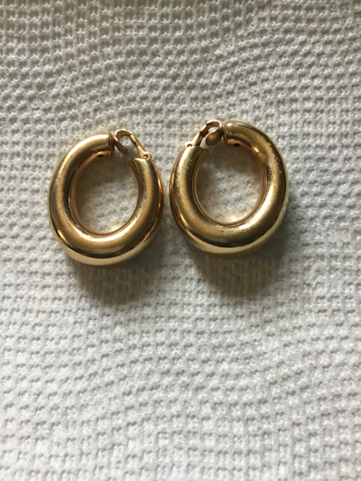 Napier vintage gold tone clip on earrings