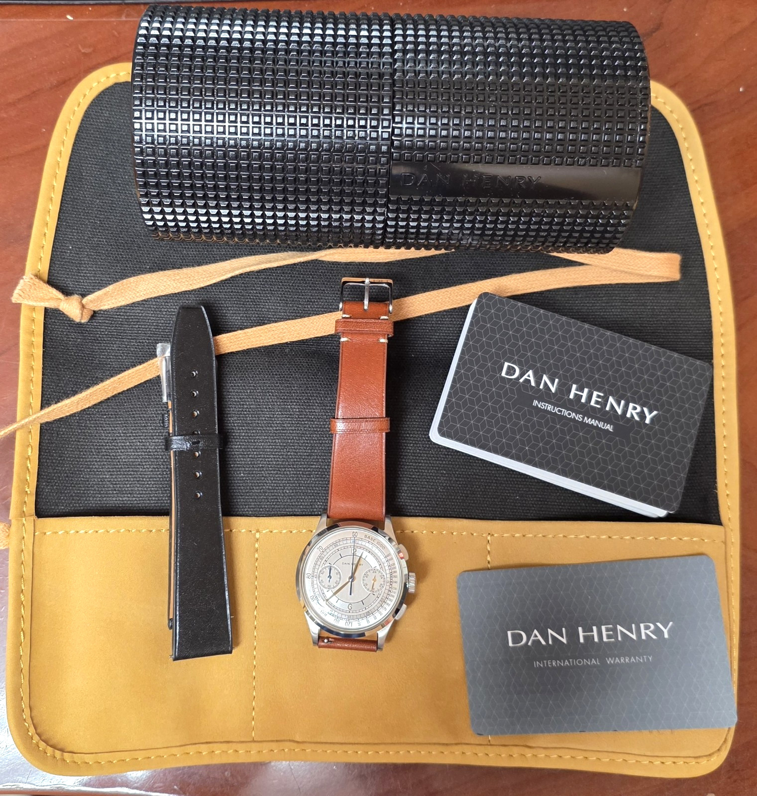 DAN HENRY 1937 Dress Style Silver Dial Date Men Watch Meca-quartz Chronograph