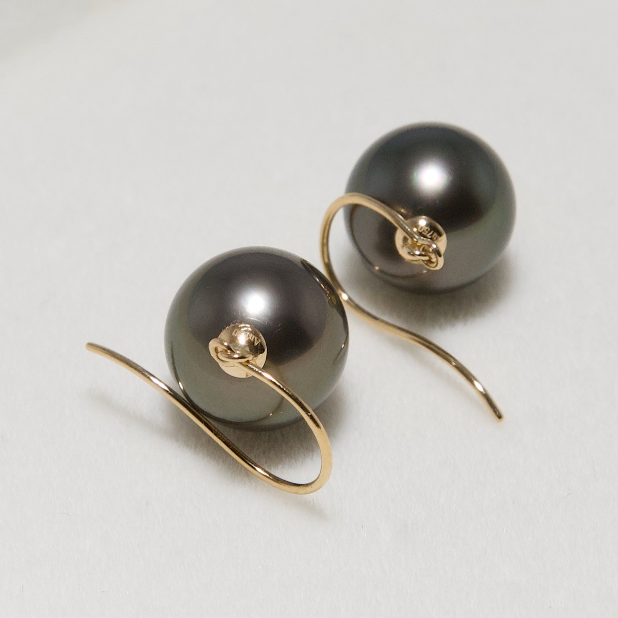 High Luster 10.6mm Green Tahitian Pearl Earrings 18K Solid Yellow Gold Hook