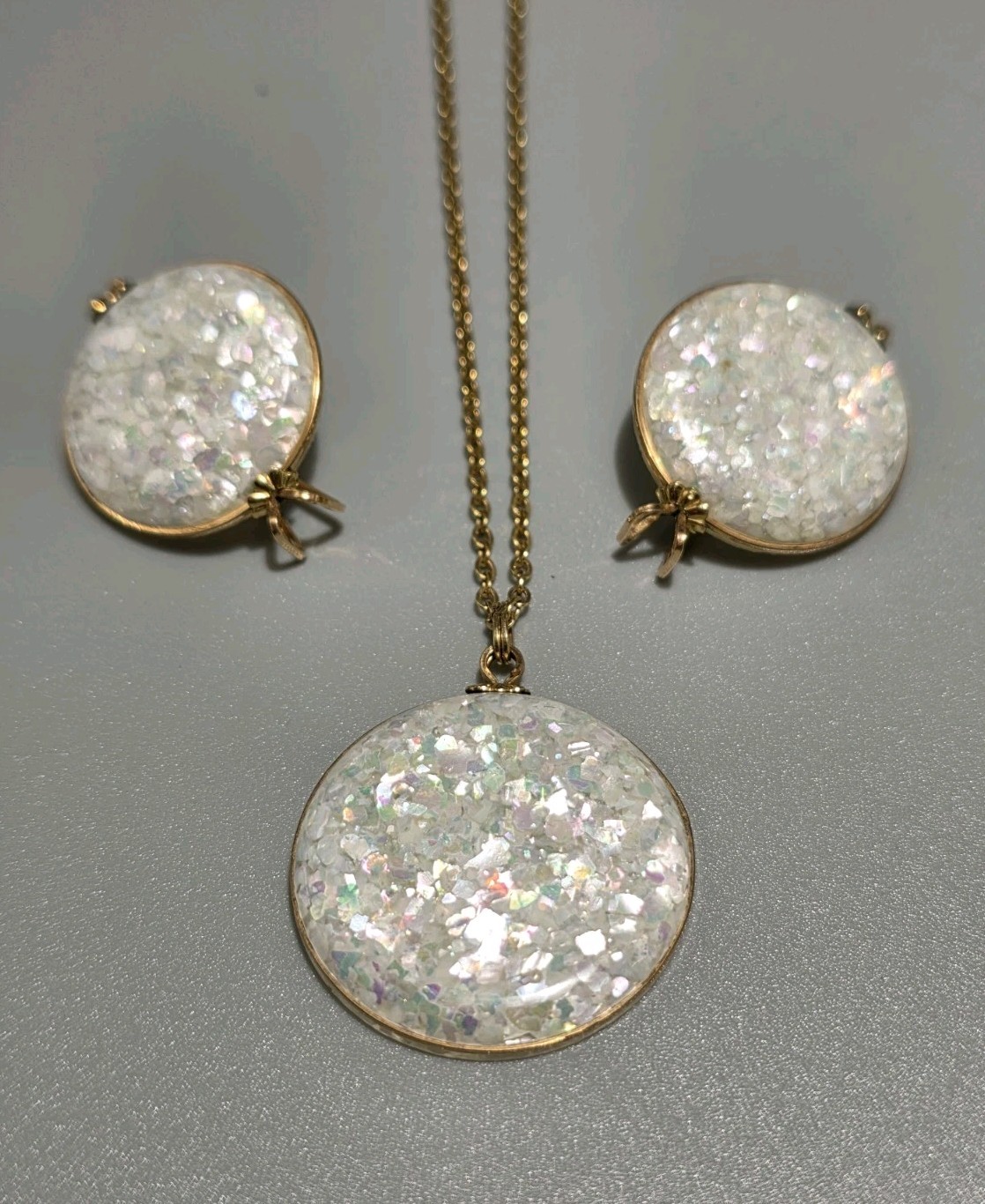 Vtg Hillcraft Castlecraft Necklace & Clip Earrings Set Mother of Pearl Lucite