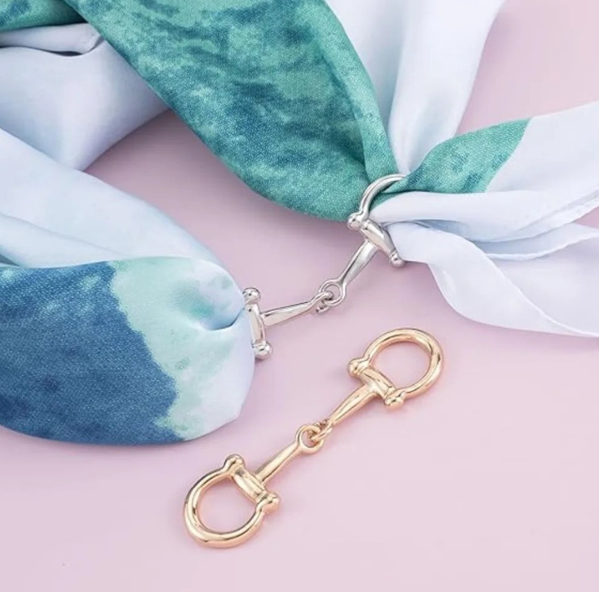 2pcs Multi-purpose Horseshoe Scarf Buckles Elegant Metal Scarf Ring Clips – NEW