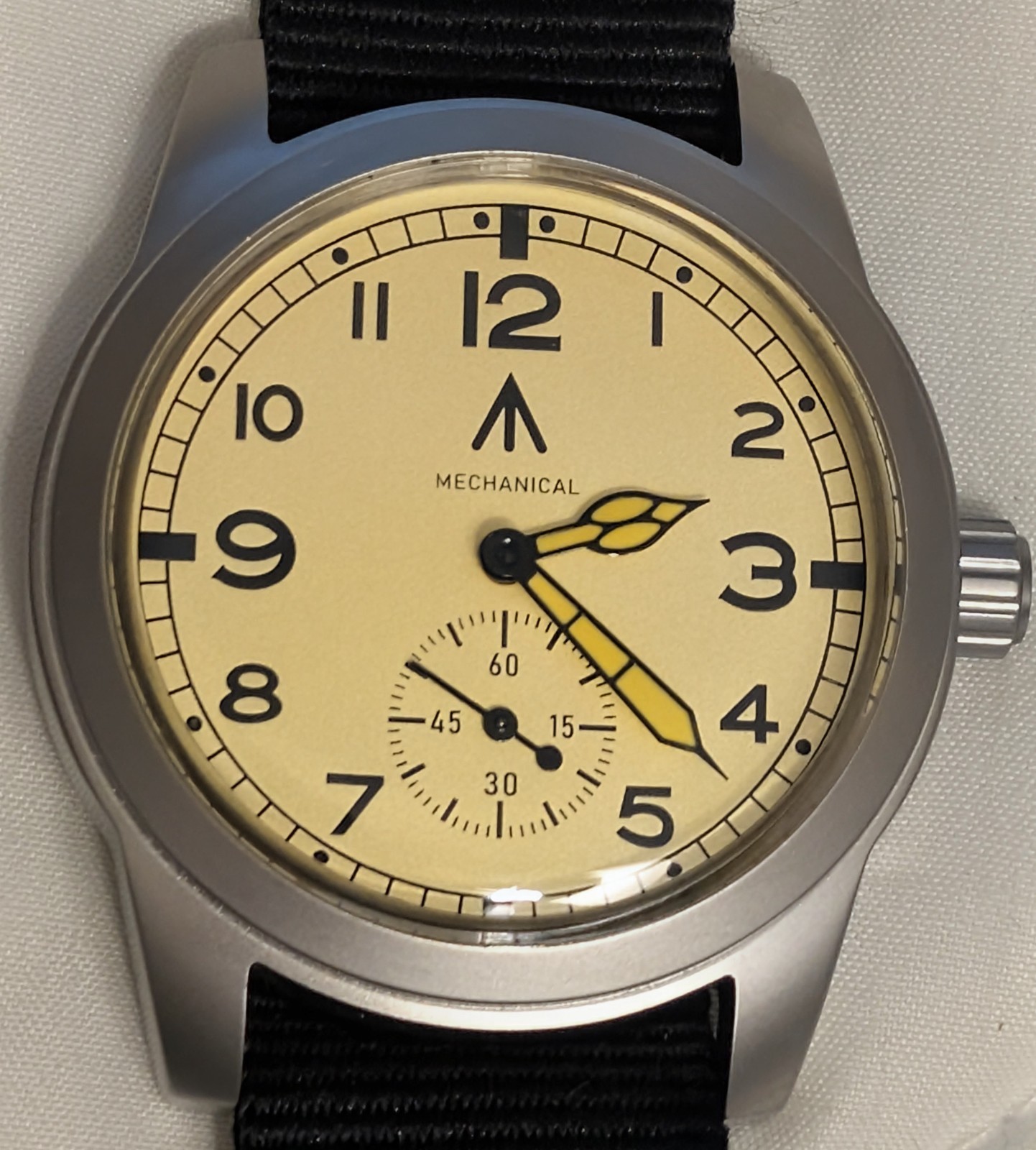 Mechanical Dirty Dozen Military watch Blasted Stainless steel Cream 39mm