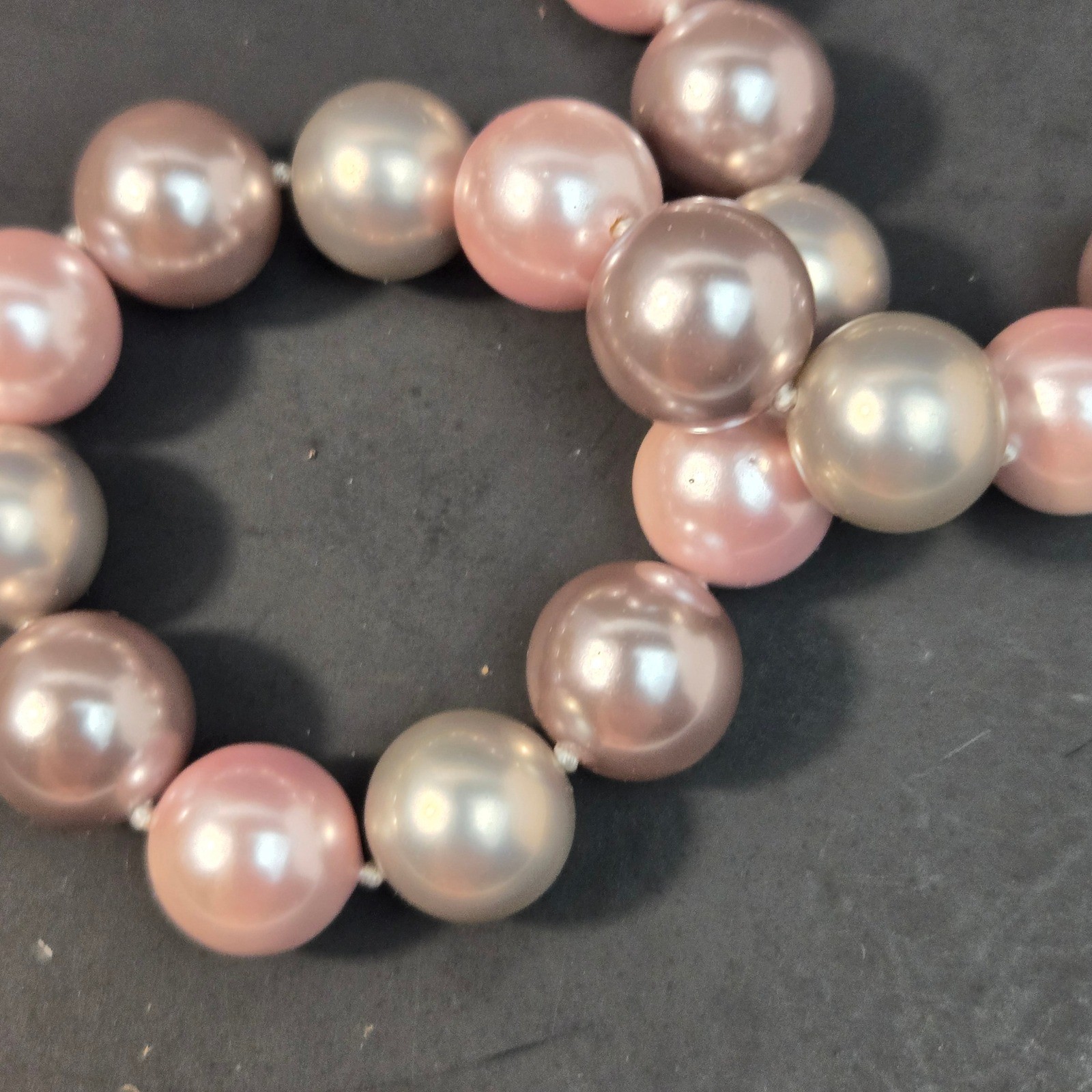 Pink Mauve Cream Faux Pearl Knotted Necklace Silver Tone Spring Clasp 16.5 In