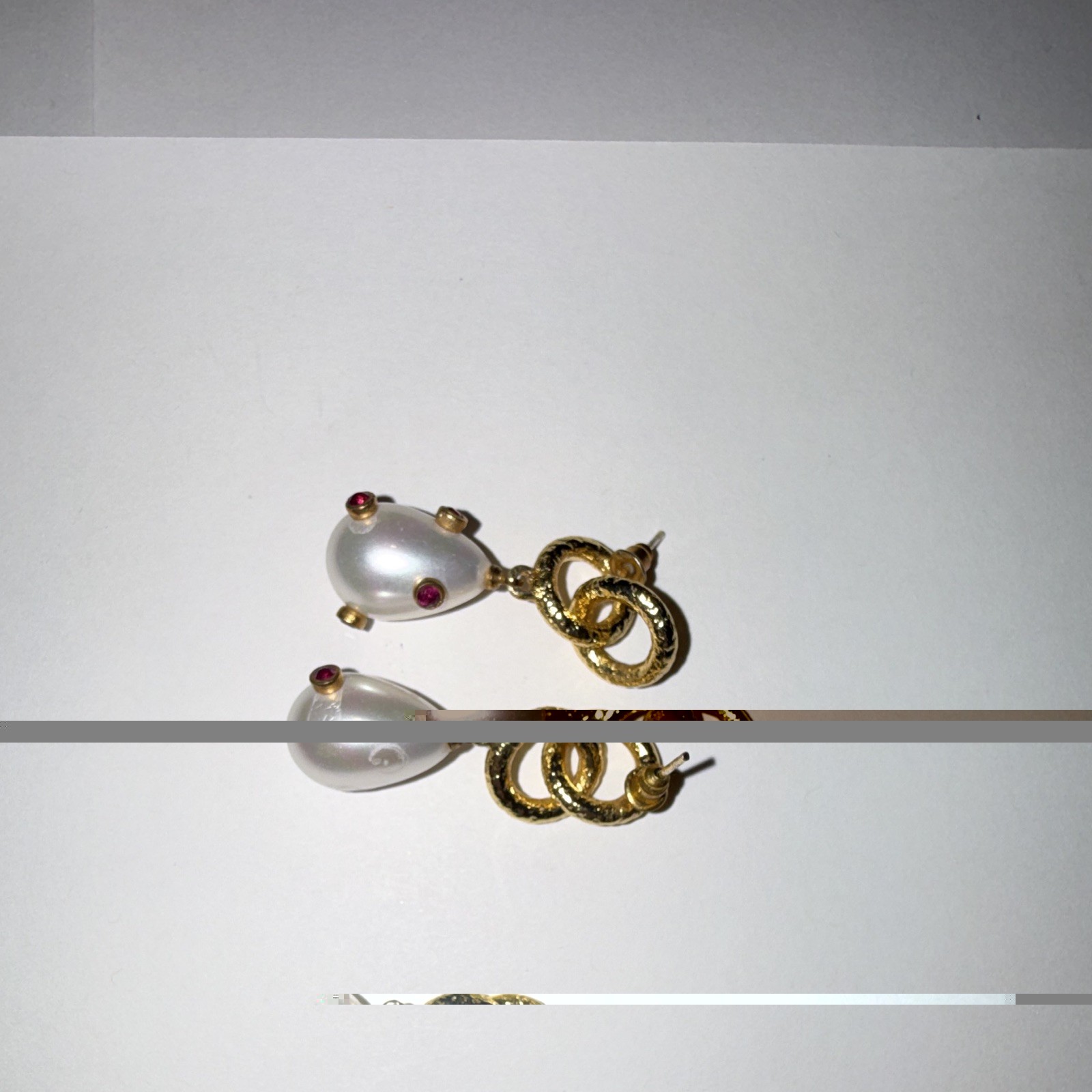Gold Tone Chain Link Double Circle Drop Earrings White Teardrop Pearl Dangle