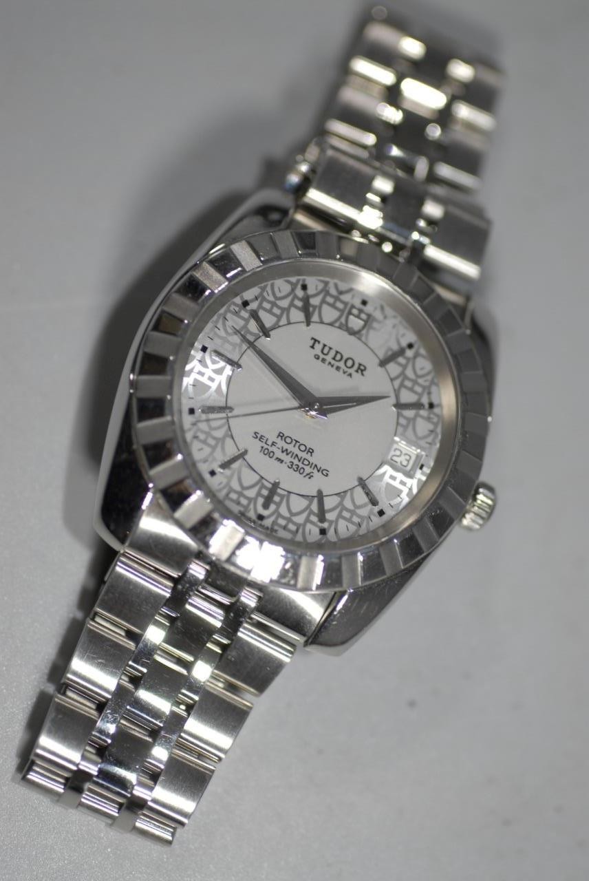 Tudor Classic Date 21010 with Rare Dial 38mm 100M Water Res. Watch – Nice Mint-!