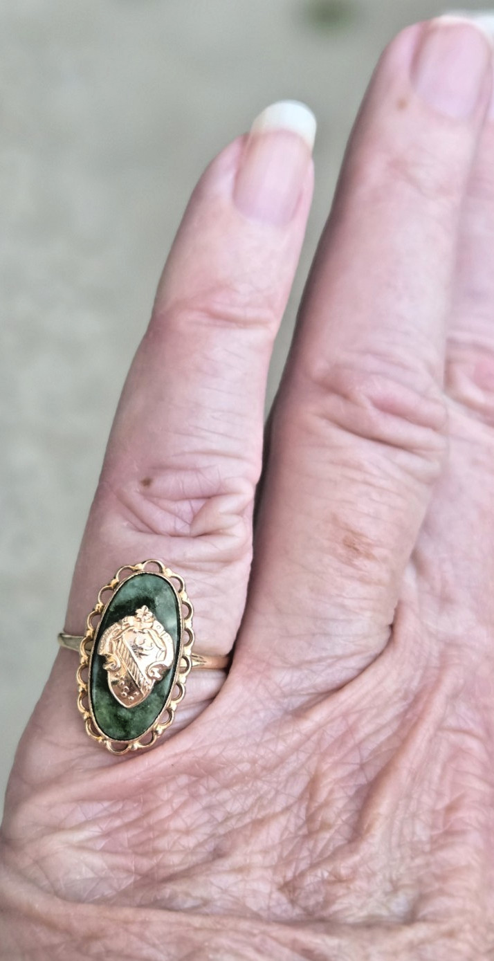 Vintage 10K Yellow Gold College or Sorority Ring 2.7 Grams Size 6
