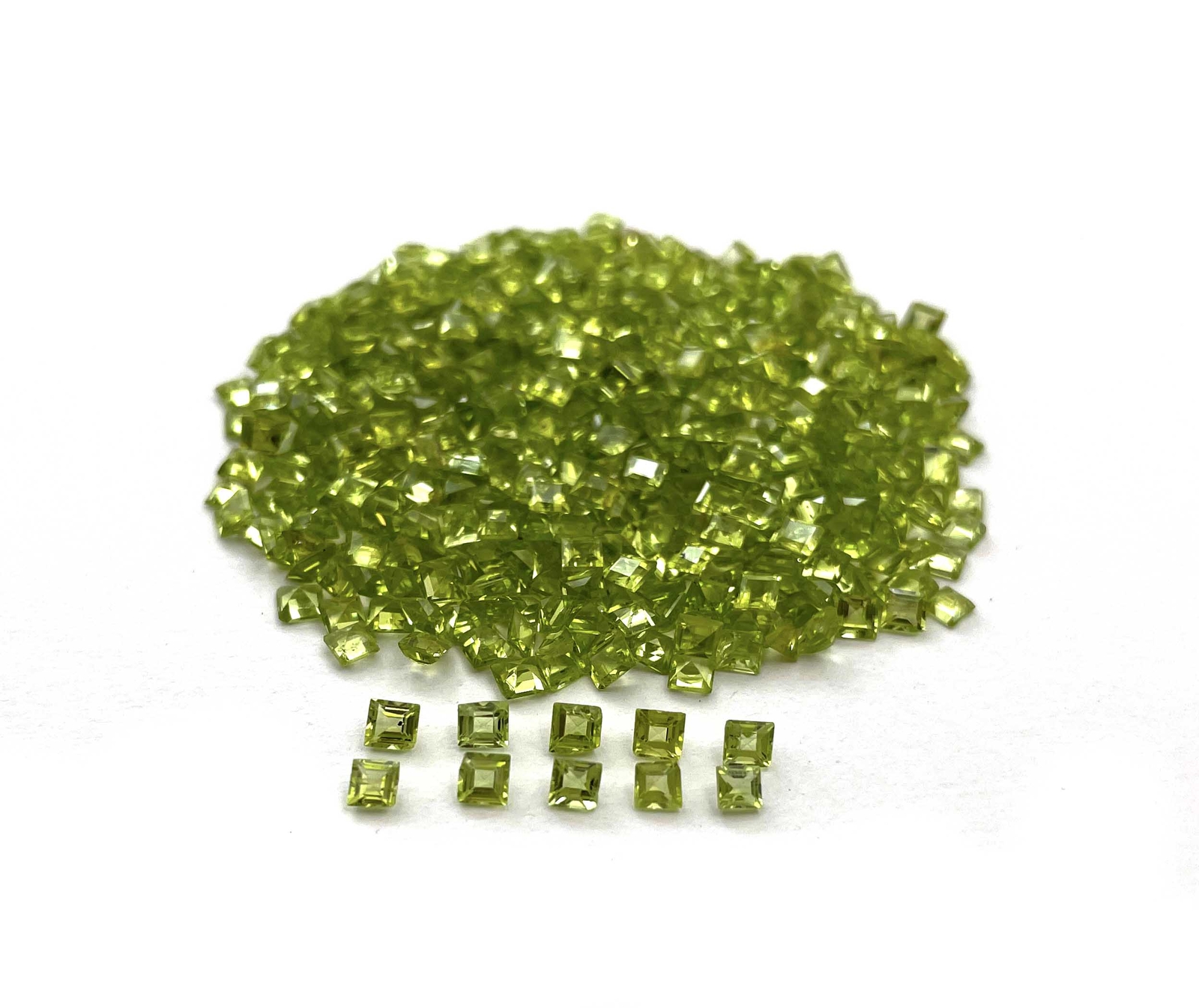 Natural Peridot Square Cut Loose Gemstone Lot 100 Pcs 2.50-3 MM