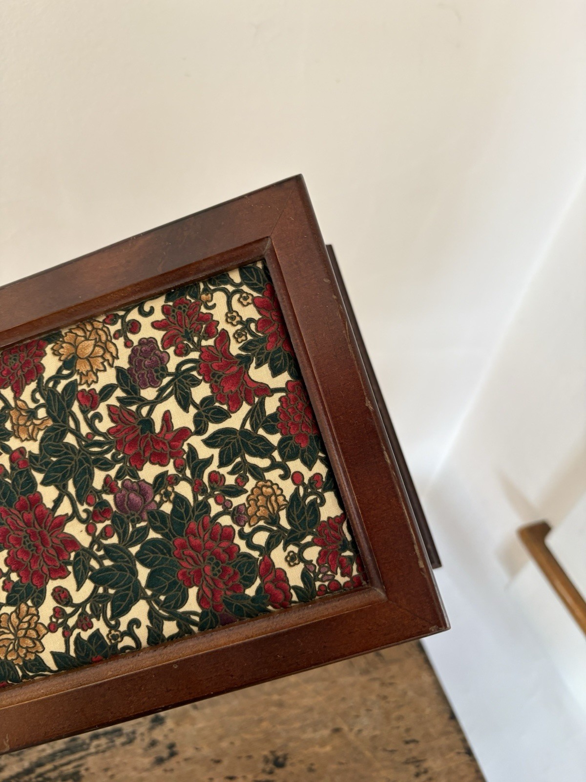 Vintage Floral Top Wooden Jewelry Box Red Green Traditional GrandmaCore Taiwan