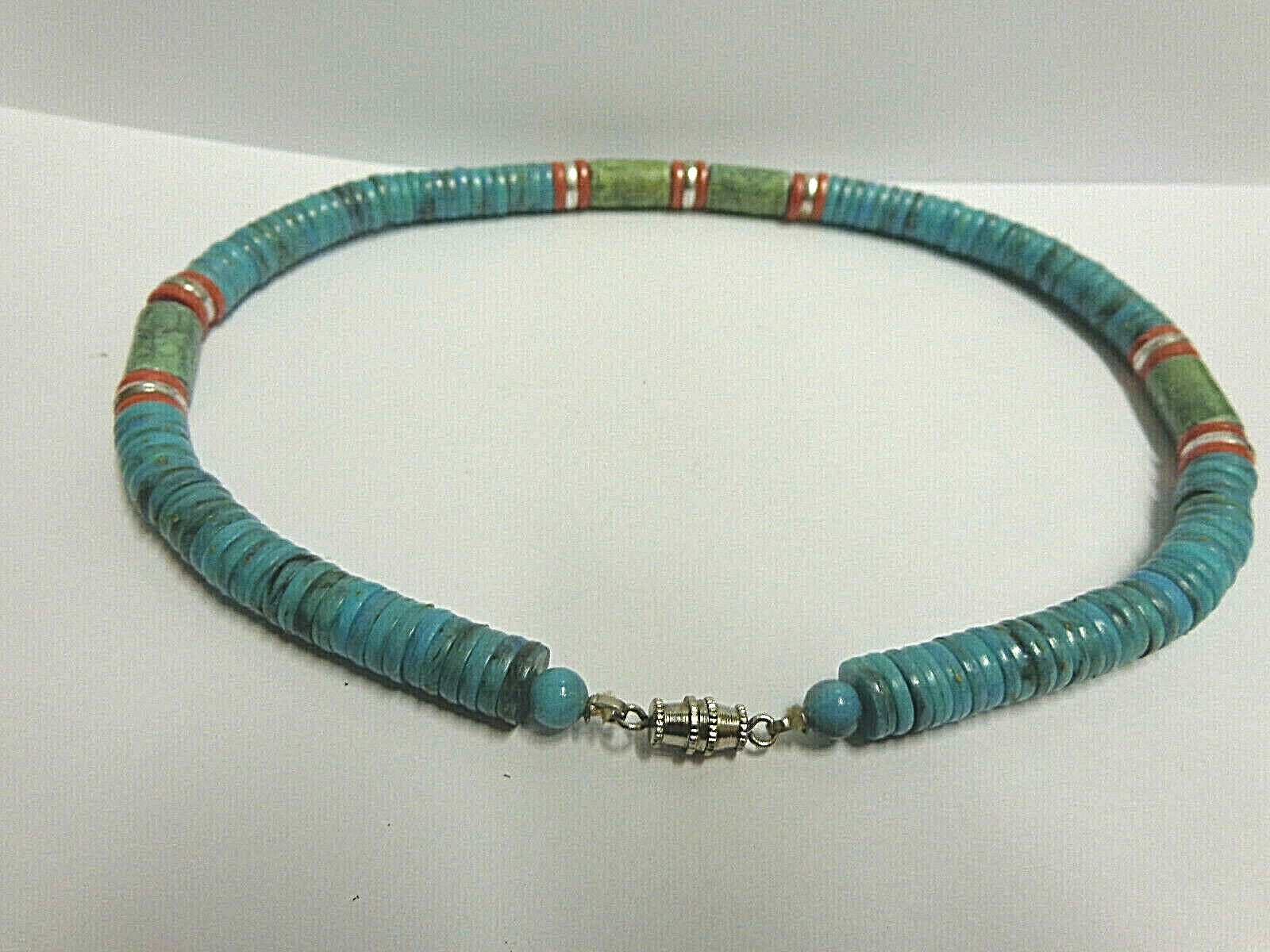 turquoise/red coral type necklace rd disc shaped pcs sz 15in lg screw catch