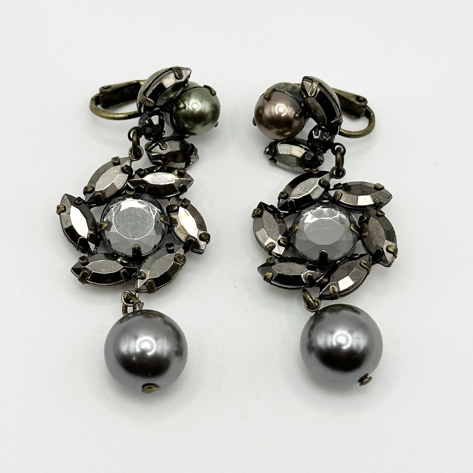Vintage Avon Acrylic Rhinestone Dangle Clip On Earrings Black Gray Faux Pearl 2”