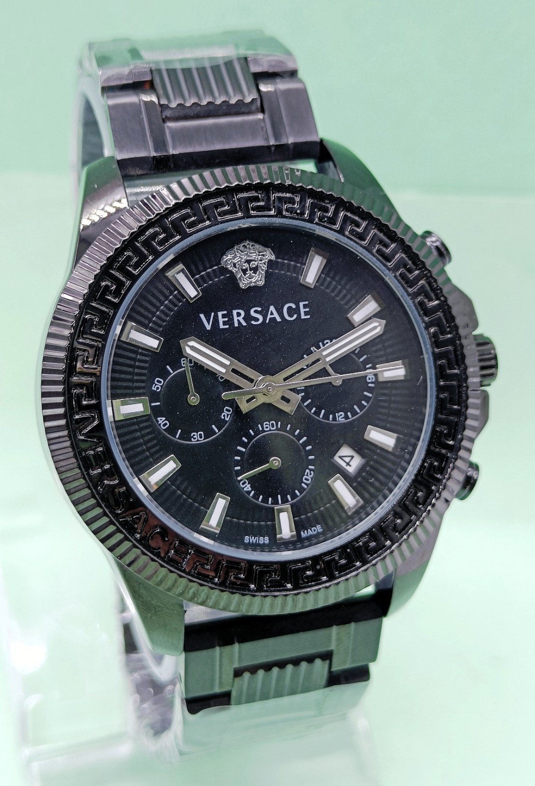 Fantastic Versace Chronograph Date Indicator Analog Men’s Wrist Watch