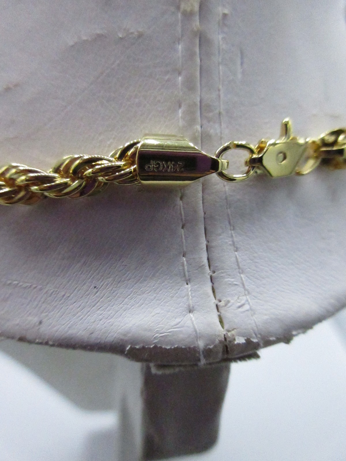 24KGP Plated Gold Necklace Thick Twisted Chain Elegant 23″ Shiny Unique Bin8