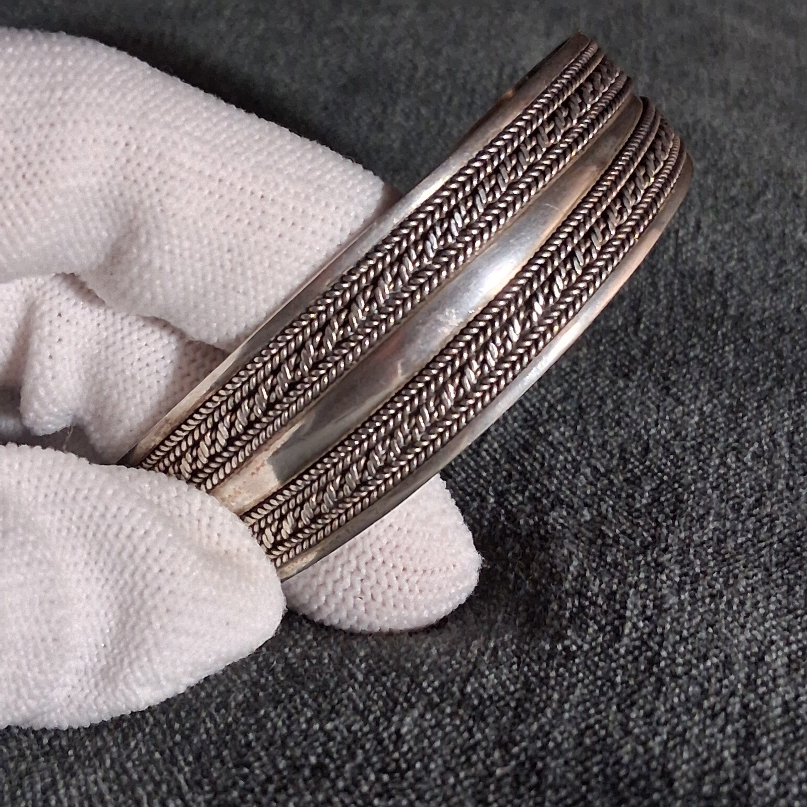 Vintage Artisan-style Cuff Bracelet – Braided Rope & Smooth Band Design