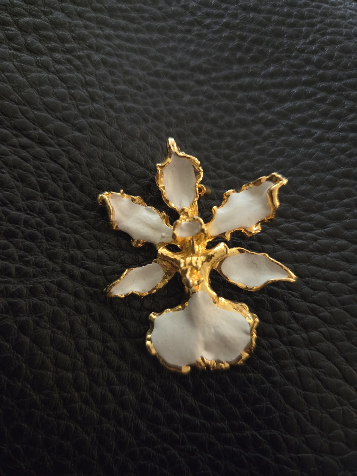 VINTAGE L’ORIENT OF SINGAPORE ORCHID GF BROOCH/PENDANT 22 K GOLD PLATED