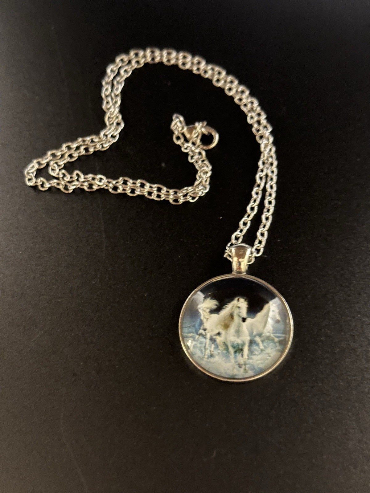 Running White Horses 20″ Silver Necklace Lobster Claw Lock. Makes A Cute Gift.