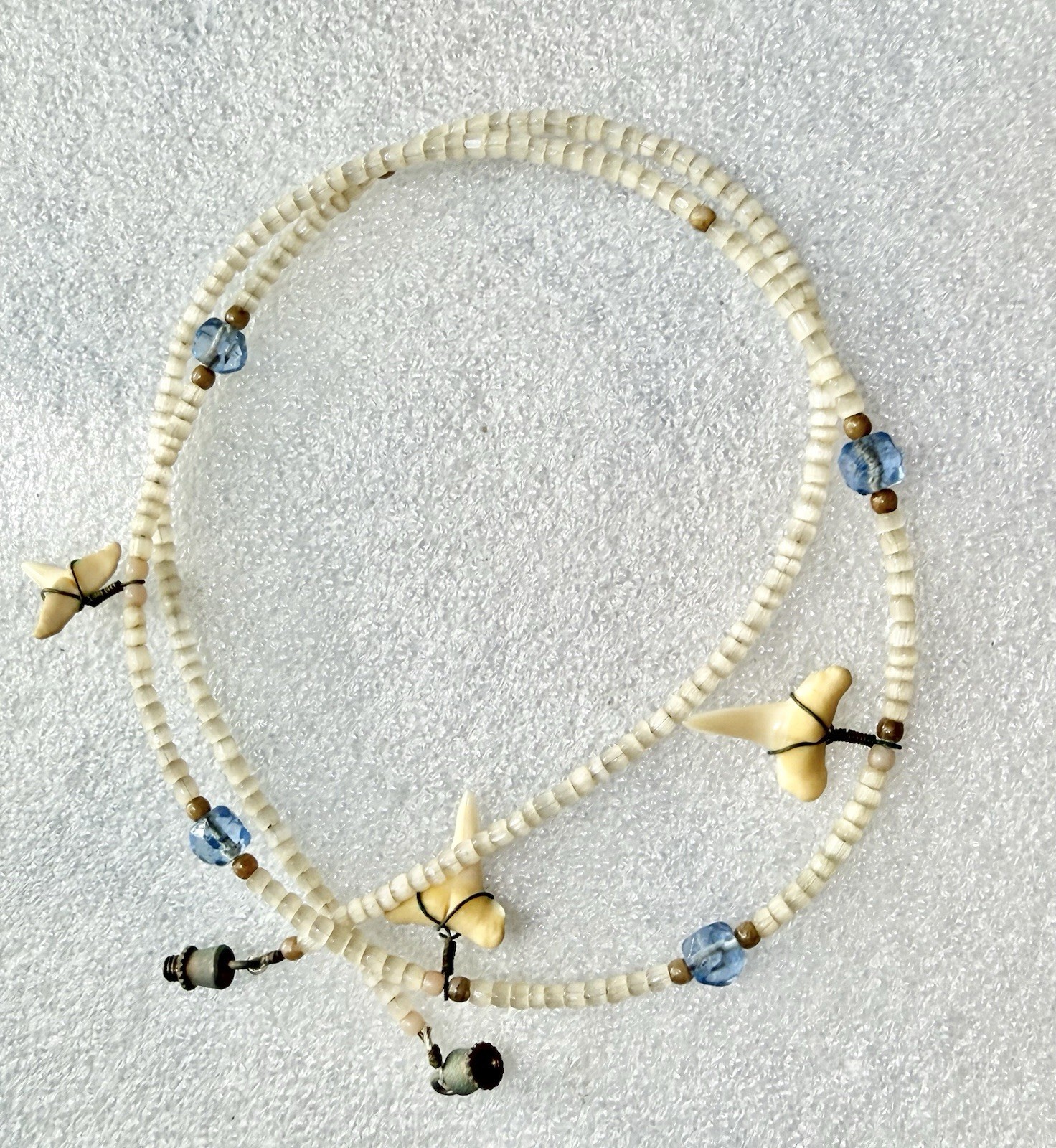 Vintage 1970s HEISHI With 3 Genuine Shark Teeth & Blue Gem 18” Necklace
