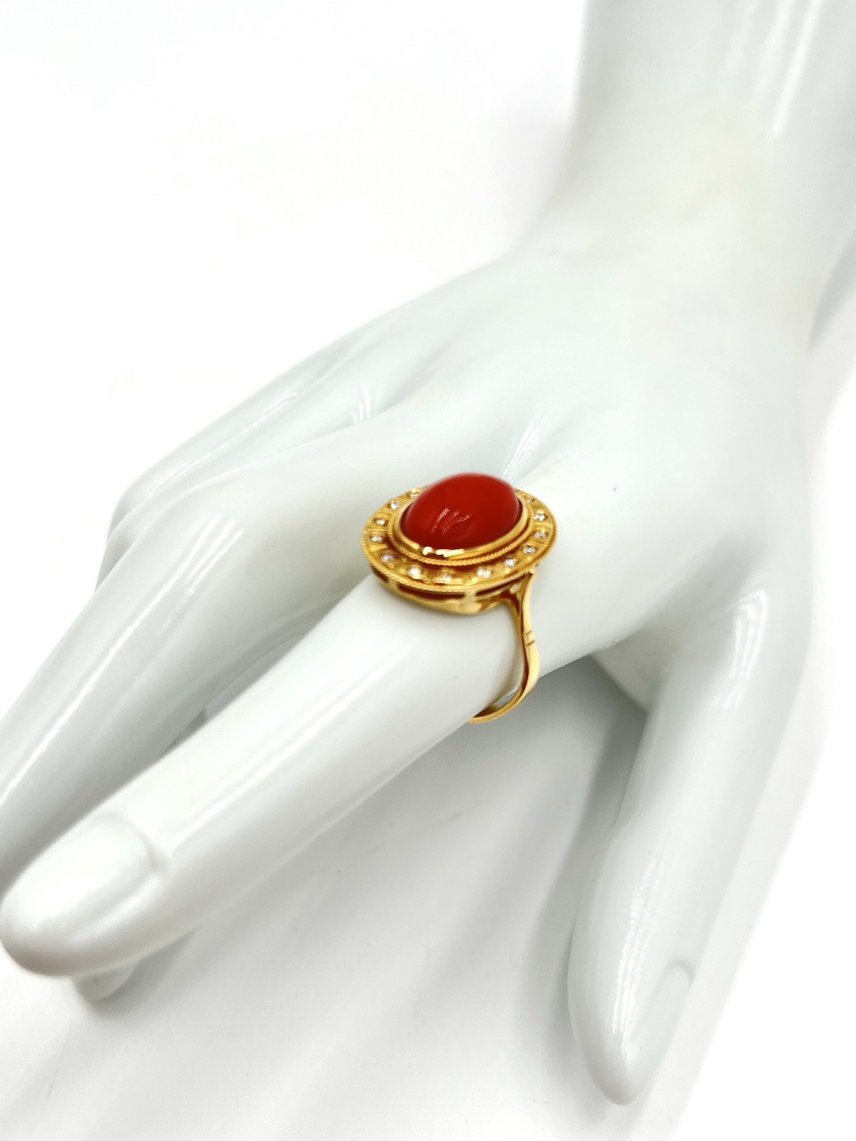 18Kt Gold Red Coral Mediterranean Natural Diamonds Cabochon Ring 14x10mm
