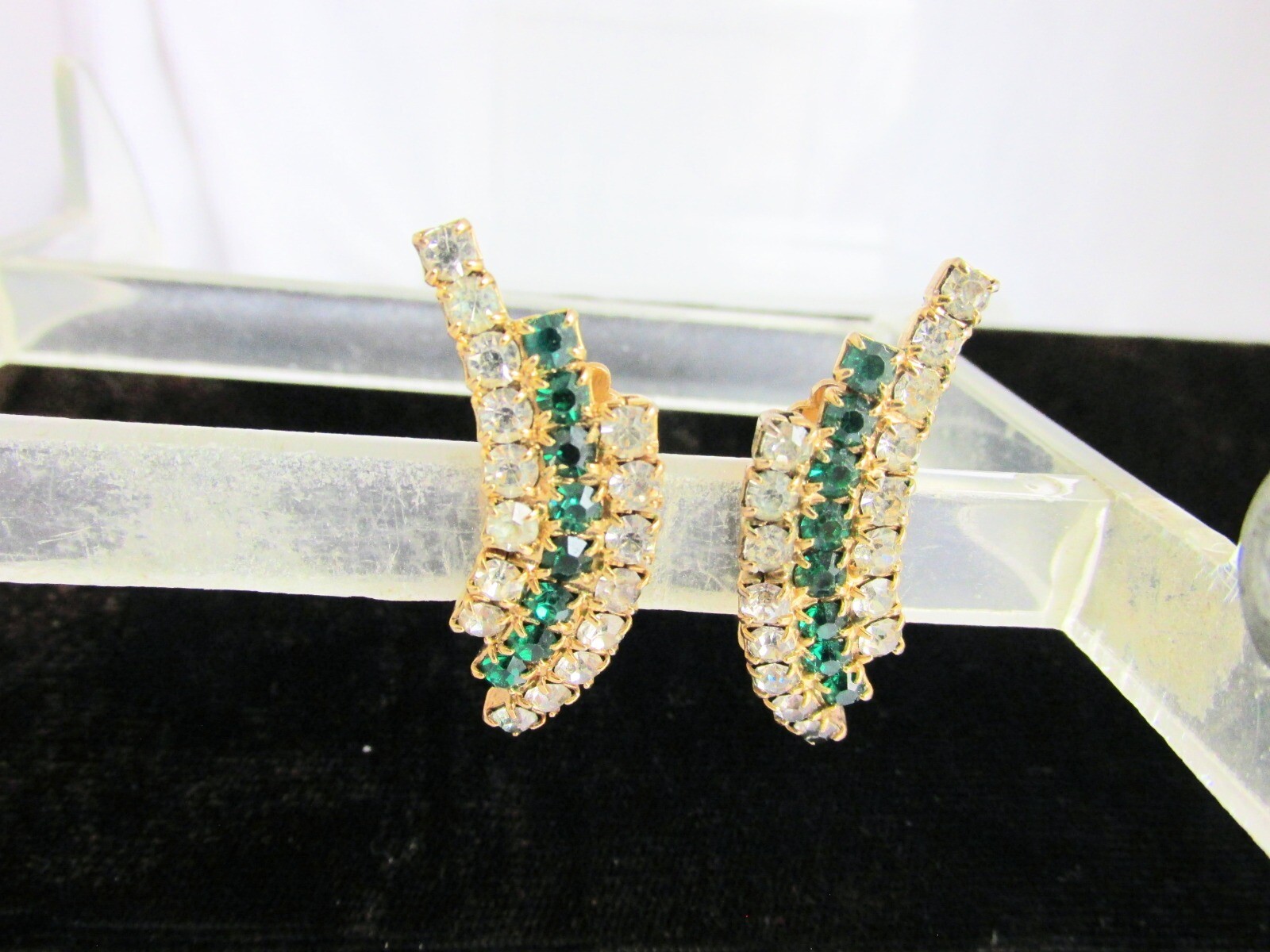 Vintage Swirls Sparkling Green & White Rhinestone Pin & Earrings Set