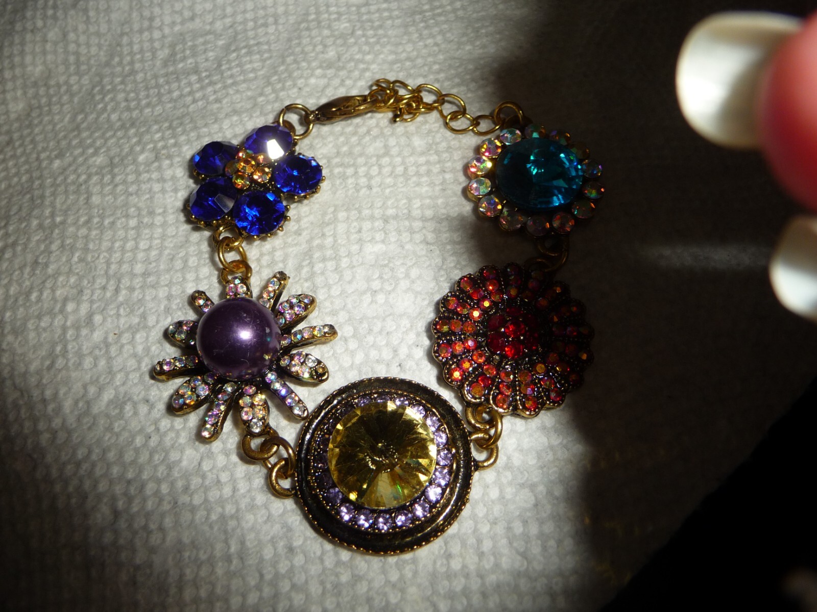 STATEMENT MULTI COLOR RHINESTONE FLOWER GOLD TONE 7’L W 1 1/2 EXT BRACELET #3/29