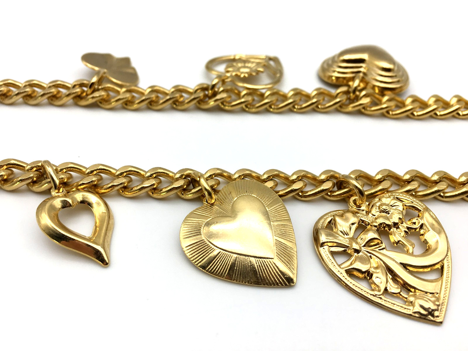 Vintage GoldTone Various Size Heart Charms 16″ Chain Necklace Push Lock Clasp