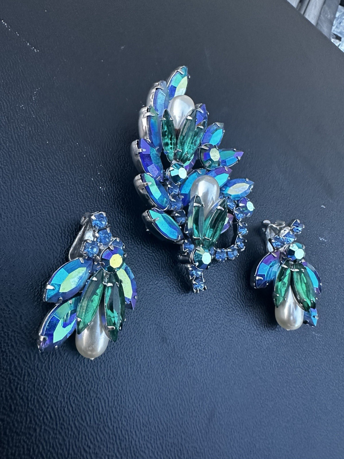 Vintage Juliana D&E Rhinestone Crystal Brooch And Clip On Set Ref 2361